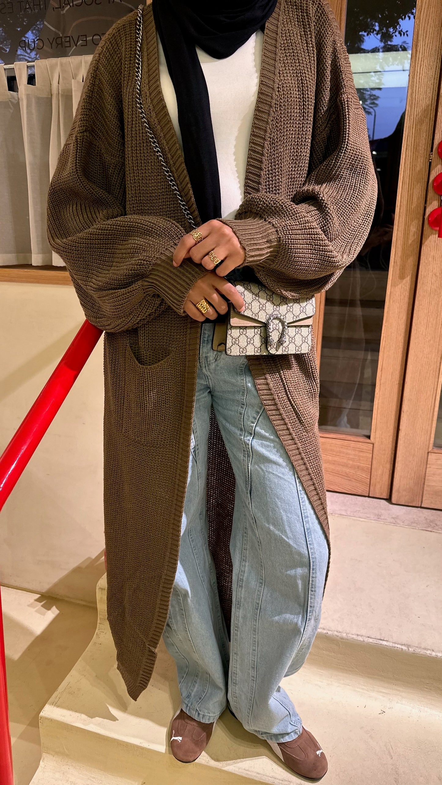 The knit cardigan - in Caramel